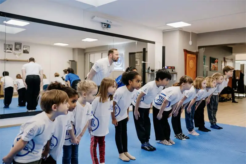 Kids Gruppentraining der MKDEMY in Saarbrücken&Saarlouis,Kidstraining ab 3 Jahren, Selbstvertrauen, Sicherheit, Respekt, Bewegung