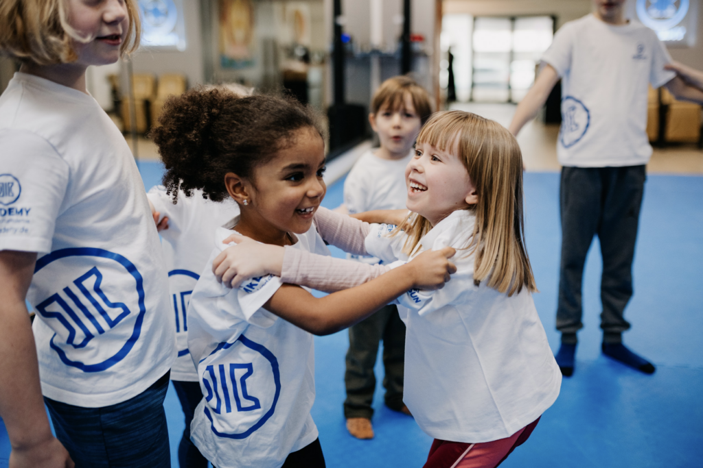 Kids Gruppentraining der MKDEMY in Saarbrücken&Saarlouis,Kidstraining ab 3 Jahren, Selbstvertrauen, Sicherheit, Spass